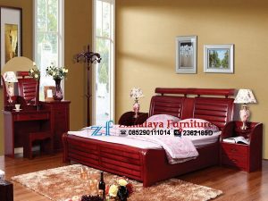 Tempat Tidur Minimalis Warna Merah