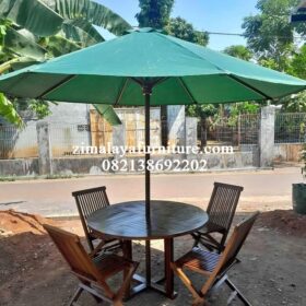 Meja Payung Taman Kolam Renang